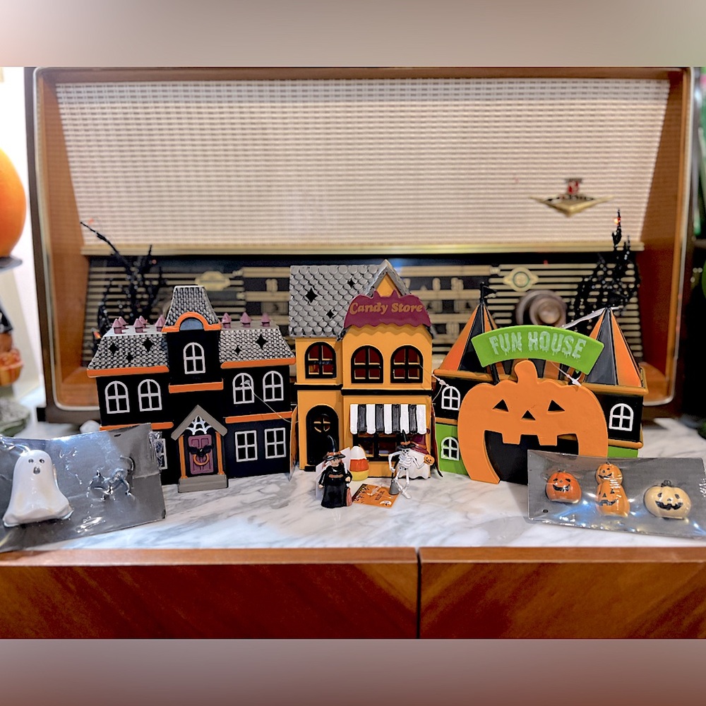 LAST ONE!✨NEW🎃Target Bullseye Playground 2023 Halloween Town SET👻
